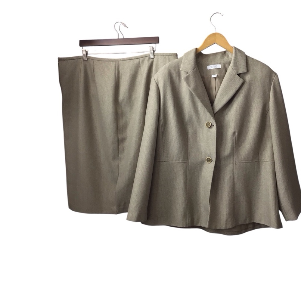Dressbarn Beige Business Skirt Suit size 22W